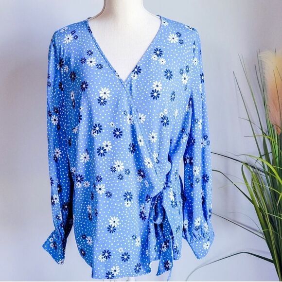 Talbots Petites Blue Flora Wrap Blouse Poet Sleeve V-Neck Flowers & Dots Size LP - Picture 4 of 16